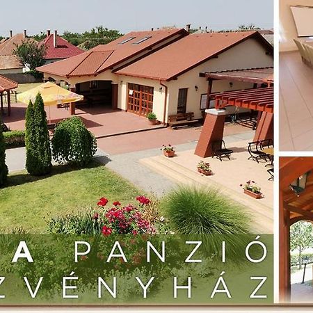 Kamilla Panzio Es Rendezvenyhaz Bed & Breakfast Balmazújváros Екстериор снимка